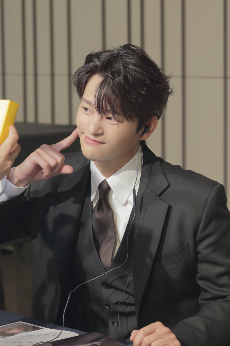 EPMUSIC_'s tweet photo. https://t.co/JLZ1xfMQqO