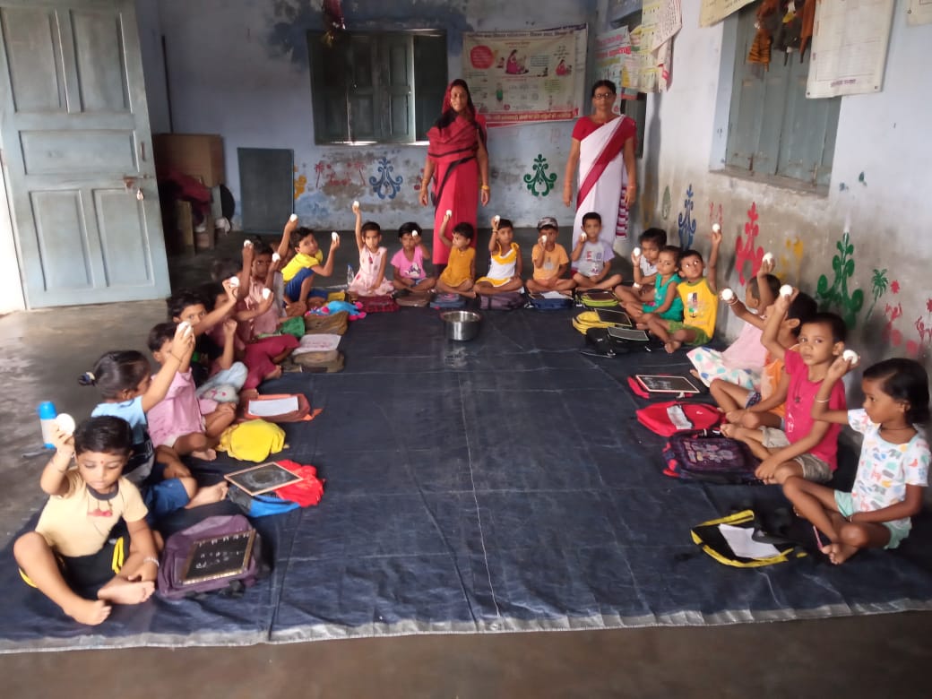 neelmani1305's tweet image. Children enjoying #eggs in #AWC of @IcdsDirectorate thanks to @officecmbihar
For nourishing children of Bihar.
@shwetaPHN @vaguayounicef
@sanjayjavin @NeelaSaldanha
@arjandewagt @shivani_dar
@rajeevinbihar @MinistryWCD
@cheffernan_LIDC @YaminiYaminina @ArunkrHt