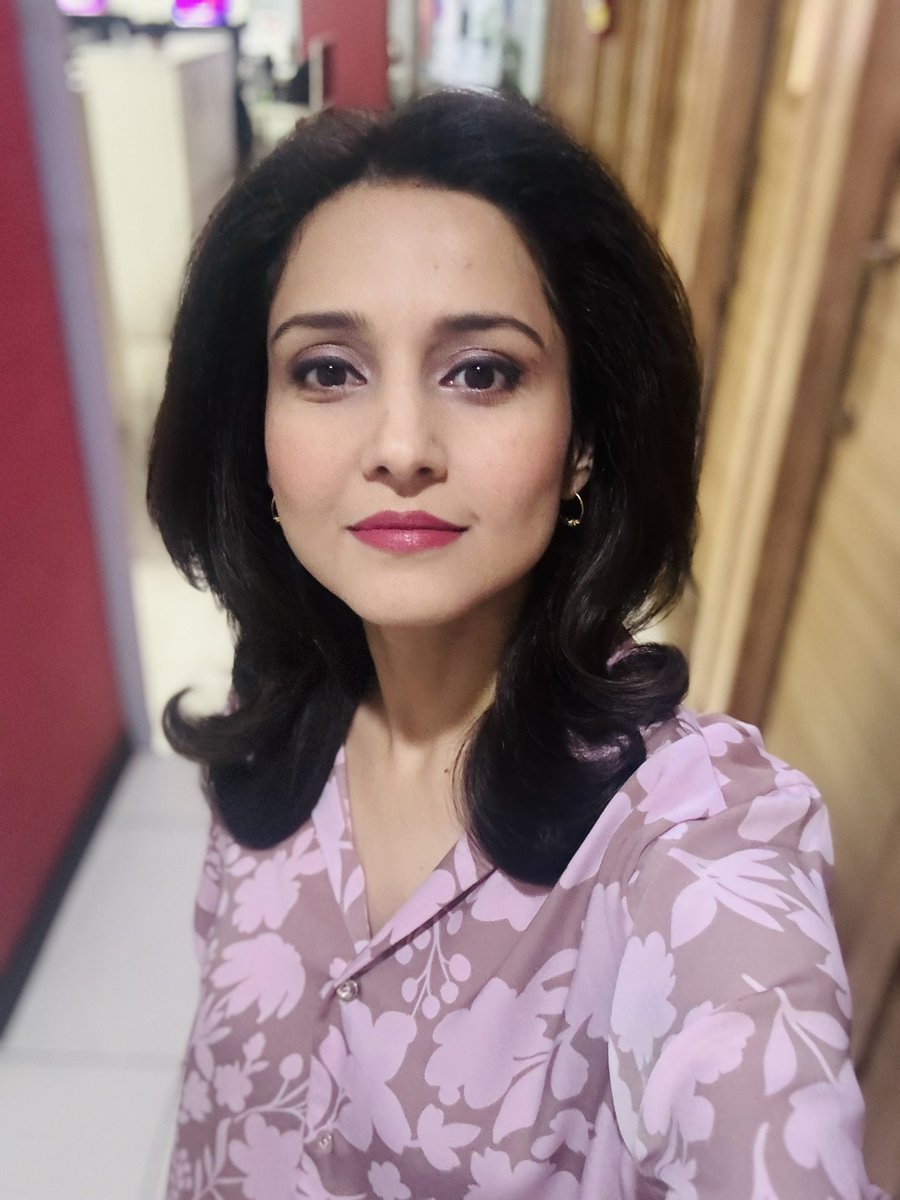 rainaswati's tweet image. #MidcapBazaar at 1 pm. See you all @ZeeBusiness