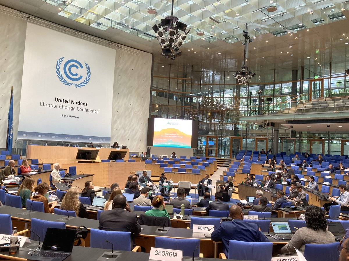 The Alpine Convention was involved in the “Expert Dialogue on Mountains and Climate Change” at the UNFCCC SBSTA60 in Bonn.
The event was an important step recognising the specificity of mountains in climate change adaptation and mitigation.

Read more: loom.ly/dEsdj7Q