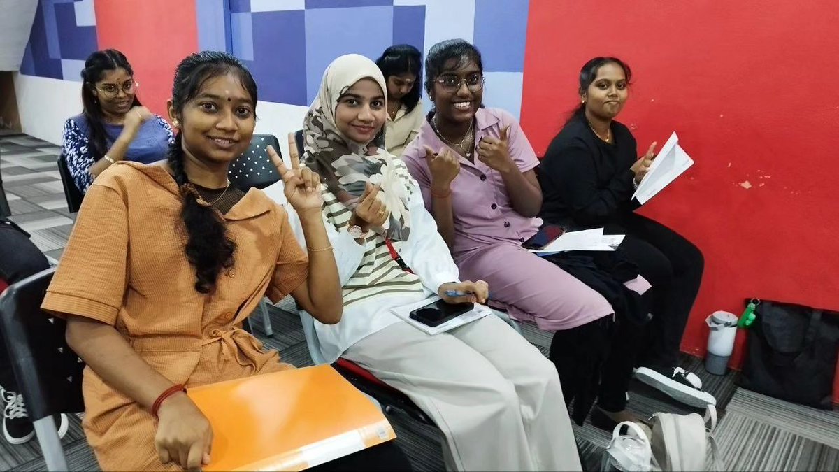 msucseremban's tweet photo. They've already embarked on their journey right after SPM. Now, it's your time to decide. Forge your own path in education; donโt let anyone else dictate your destiny. Choose what's best for you and soar high!
#msurians #msucollegeseremban #batch06 #spm2023 #spmresult #seremban https://t.co/a3OG0x7Wxl
