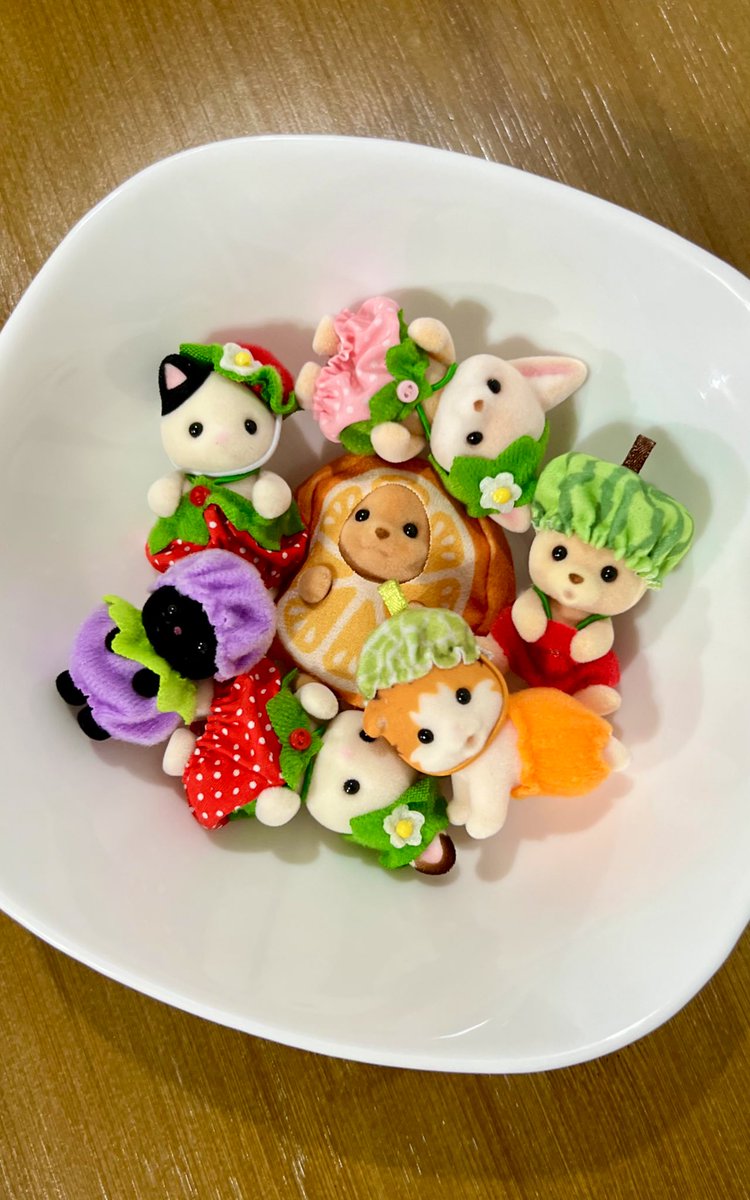 sunny_faeries's tweet photo. Fruit bowl 🍊🍓🍉🫐🍈 https://t.co/4oauujVpwM