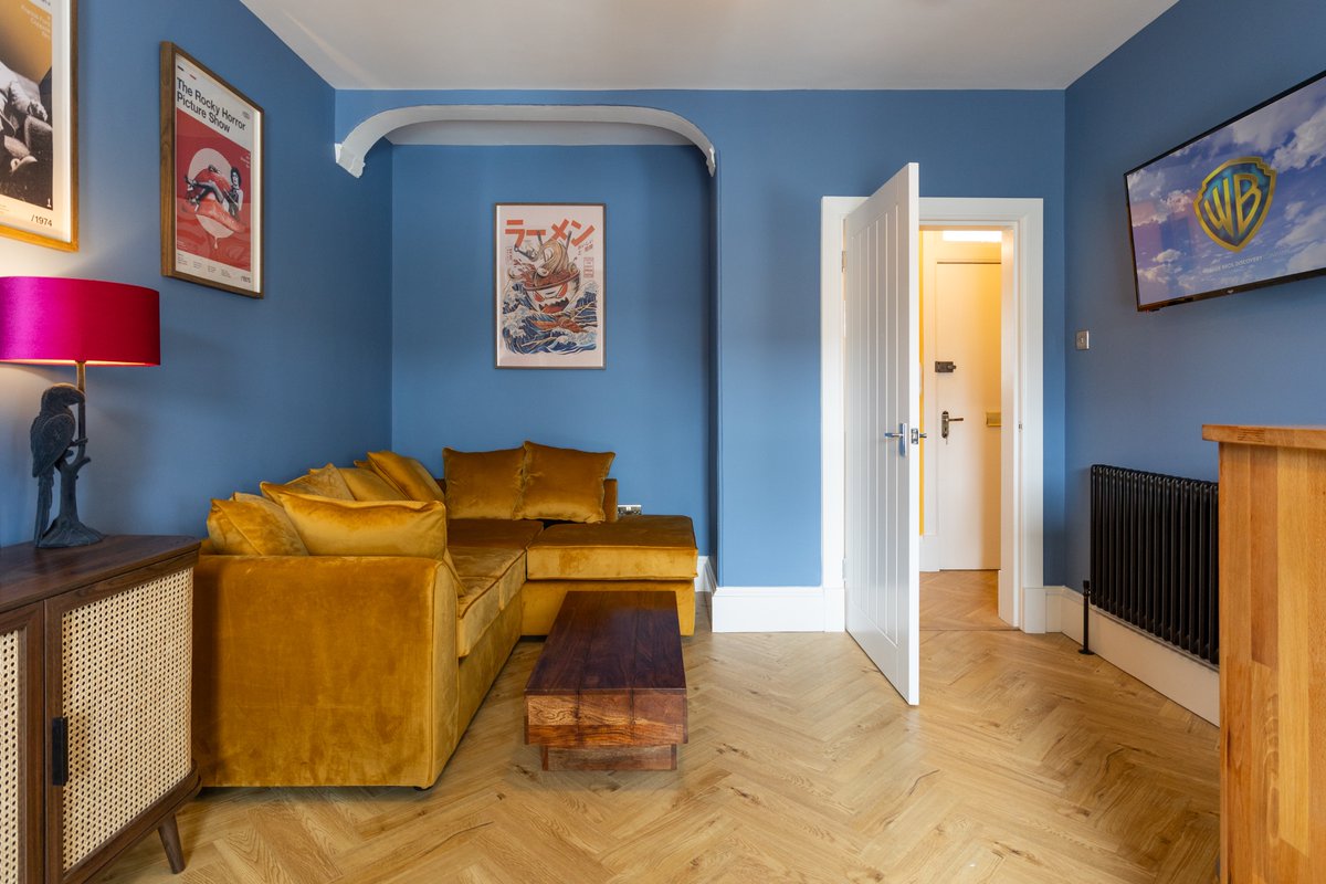 lovettedinburgh's tweet photo. 🏡 Very chic brand newly developed 2 bed flat in fantastic student location

📍 Causewayside, by the Meadows, Edinburgh

💰 £2400 per month

☎️ Call today to schedule your viewing

#Edinburgh #Property #EdinburghProperty #ForRentEdinburgh #PropertyManagement #PropertyLettings https://t.co/2nL09d83FE