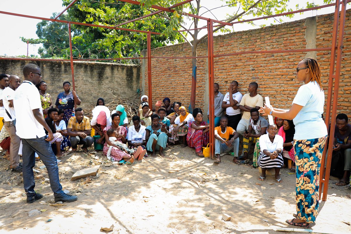 SafeInclusion's tweet image. 1/ @SafeInclusion a reçu ce 04/07 en #communeRumonge, @RumongeProvince, Nadège Yengayenge, chargée du projet #PISCCA à @franceauburundi, pour une visite de suivi des installations utilisées pour la transformation du poisson, relocalisées suite aux inondations du Lac Tanganyika