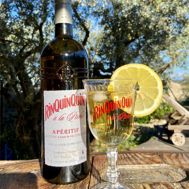 Embrace the essence of summer with RinQuinQuin! This delightful blend of peaches, autumn-harvested peach leaves, sugar, and white wine, crafted from a traditional recipe, makes for the perfect summer drink. Dive into one this weekend and savour the taste of Provence in every sip.
