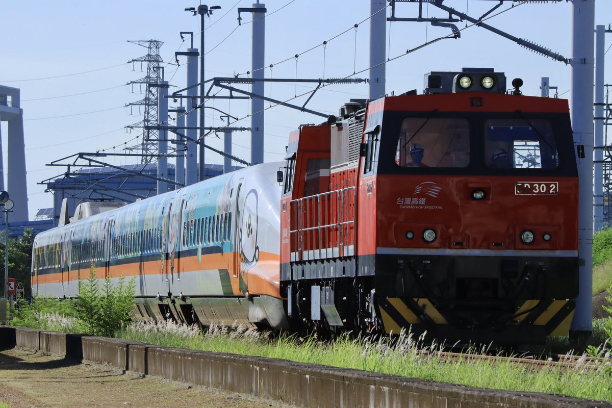 二代目カナヘイラッピング編成の入場があり、構内で入換作業が行われ