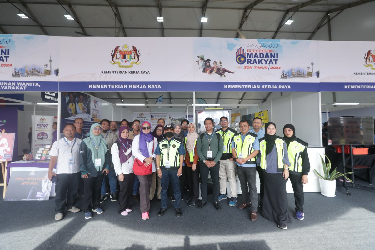 moworksmy's tweet photo. #ProgramMadaniRakyat #ZonTimur #NegeriPahang #KKR #MyJalan #InfraNegara
Semoga kita dapat bersama-sama memeriahkan Program Madani Rakyat Zon Timur 2024 ini.
Jom singgah booth kami π https://t.co/grqKlPKqfV