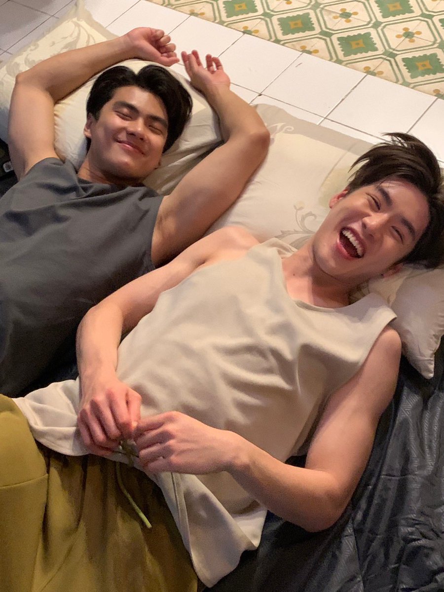 OhmLengfc's tweet photo. Soo adorable 😍 🖤🩵

#ohmpawat #lengso #OhmLeng #KidnapSeries https://t.co/5R8Ls4w2fK