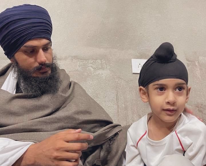 sukhdha75655514's tweet image. ਦੇਗ ਤੇਗ਼ ਫ਼ਤਿਹ !! 

#BhaiAmritpalSingh