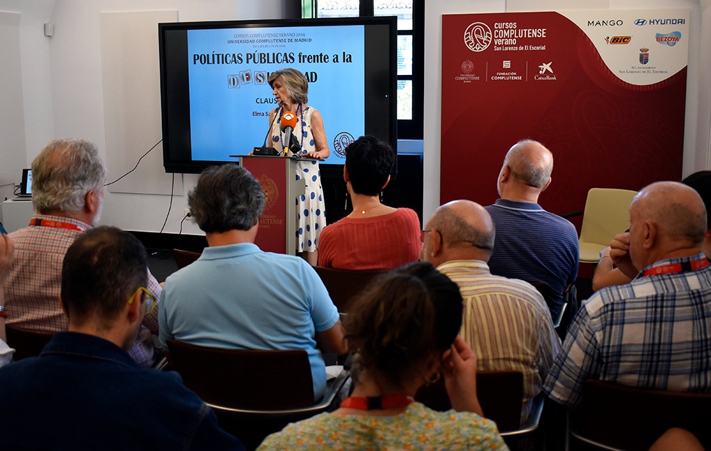 Fundación Pablo Iglesias (@fpabloiglesias) on Twitter photo #CursosVeranoUCM
⛱️Clausura del curso de verano
⚖️Políticas públicas frente a la desigualdad
🎙️<a href="/SaizElma/">Elma Saiz</a>, <a href="/inclusiongob/">Ministerio Inclusión Seguridad Social Migraciones</a>
🎙️<a href="/luisacarcedo/">Luisa Carcedo</a>, <a href="/fpabloiglesias/">Fundación Pablo Iglesias</a> #CursosVeranoUCM
⛱️Clausura del curso de verano
⚖️Políticas públicas frente a la desigualdad
🎙️<a href="/SaizElma/">Elma Saiz</a>, <a href="/inclusiongob/">Ministerio Inclusión Seguridad Social Migraciones</a>
🎙️<a href="/luisacarcedo/">Luisa Carcedo</a>, <a href="/fpabloiglesias/">Fundación Pablo Iglesias</a>