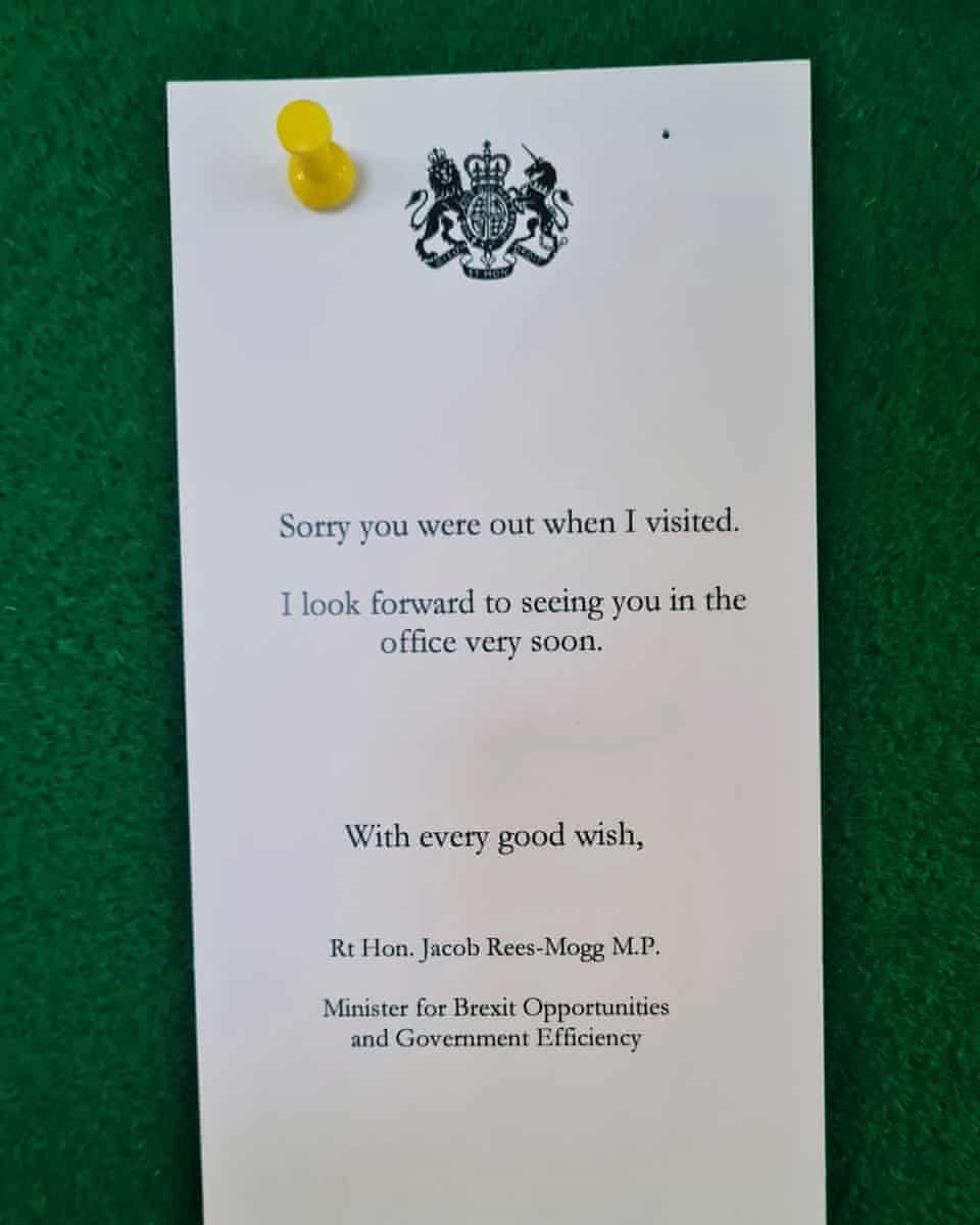 CaptainSwing666's tweet photo. Dear Reese Mogg. Not sorry you are out. 

I look forward to never seeing you in office ever again. 

With every good wish.

A Civil Servant. https://t.co/uWhfVVqwoS