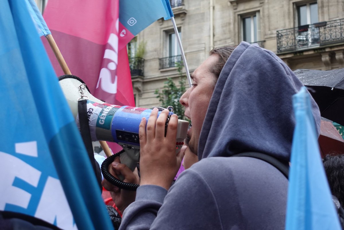 LeMegaphoneJG's tweet photo. JE SERS A CRIER POUR DE NOUVEAUX DROITS NORMALEMENT, PAS JUSTE A PROTESTER POUR PROTEGER CEUX QU’ILS VEULENT NOUS RETIRER !!

ALORS DIMANCHE ON VOTE FRONT POPULAIRE SVP LA TEAM https://t.co/OwaH75Hsee