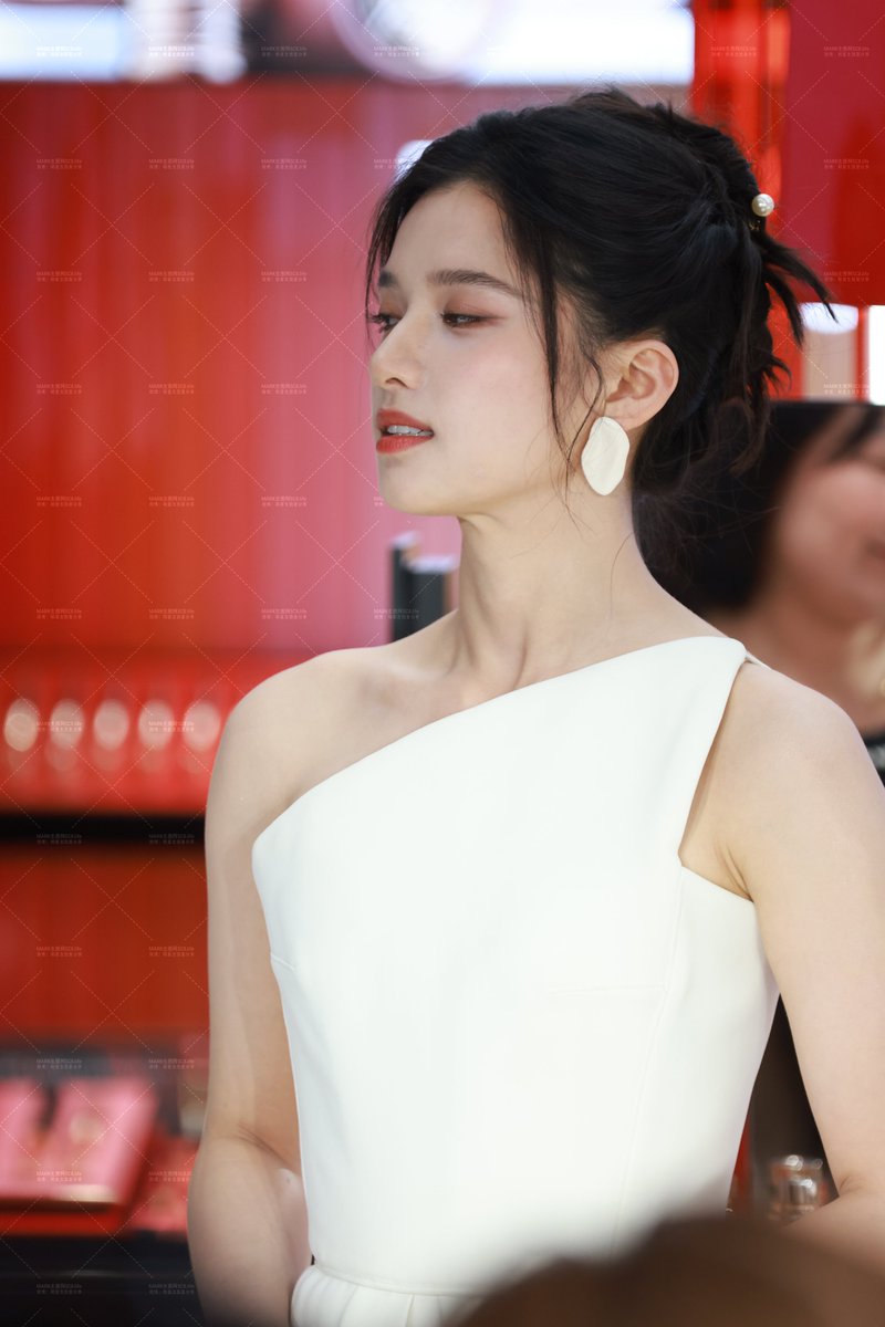 yuzhoumeinv's tweet photo. 张婧仪露肩白裙凉高生图写真，有特写，有水印，不喜勿拍 [495P+5.41G] #明星写真 #明星生图 #生图 #明星 #张婧仪 
No.mx854 @yuzhoumeinv 
自购地址：https://t.co/HzcggQHJns https://t.co/TUnfTeKmFV