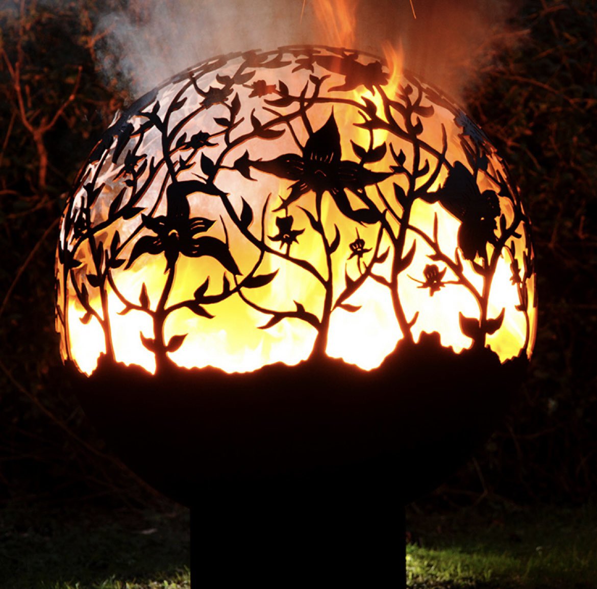 FirepitCompany's tweet photo. Our fire pits make beautiful gifts for people perhaps suddenly leaving a job, or moving house, or just need cheering up. We could even ship to California 😉#firepits #generalection2024 https://t.co/SD0zFjkb6G