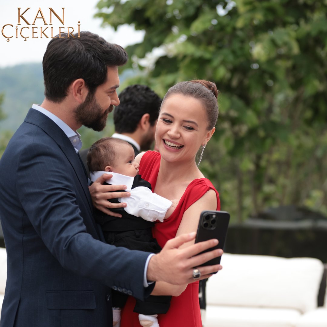 kanciceklerdizi's tweet photo. Muhteşem üçlüden muhteşem poz!
#KanÇiçekleri
#DilBar
@kanal7 @globalagency
@barisbaktas @yagmur_yuksel_ https://t.co/4cWCxiFAPq