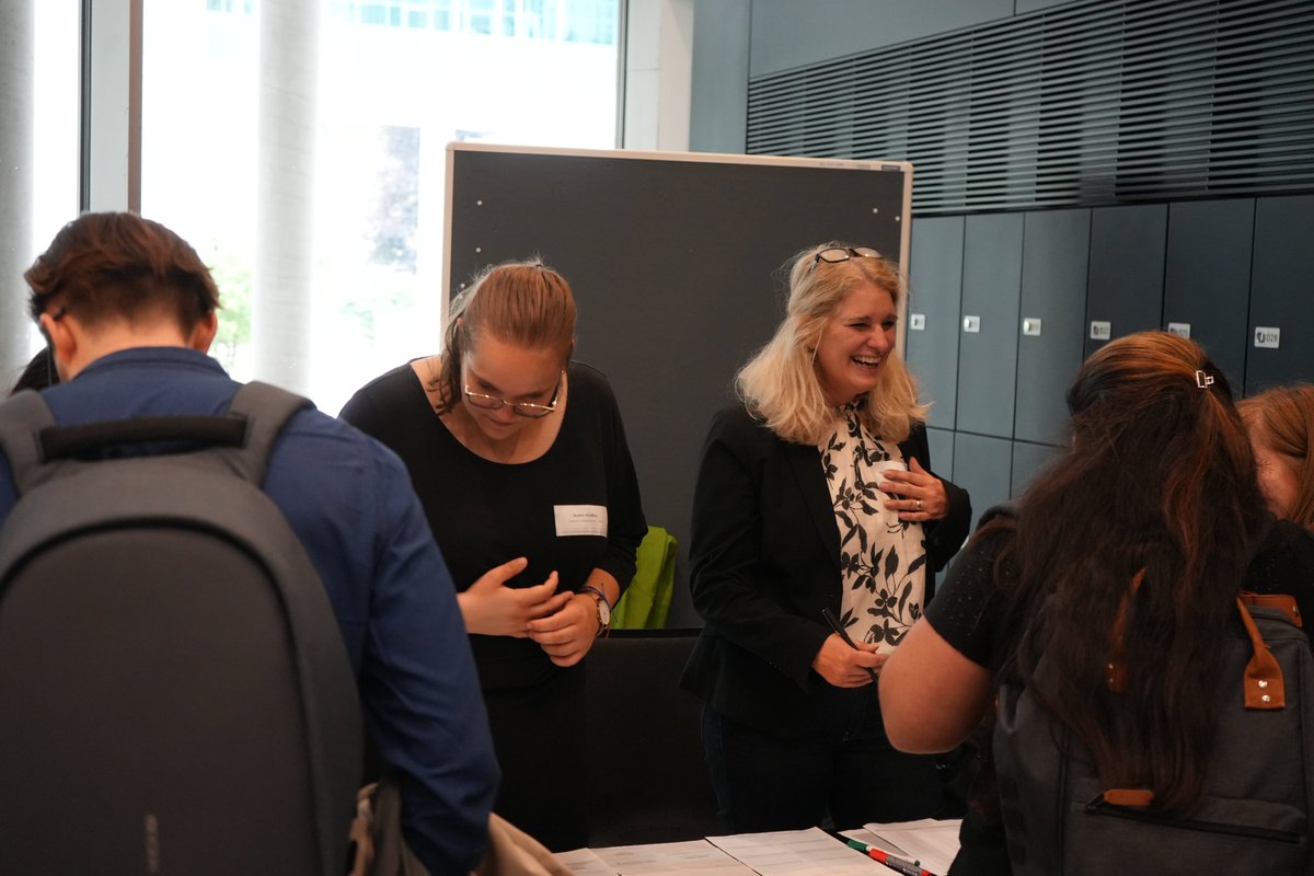 🌟 Danke für ein großartiges Zukunftsforum 2024! 🌟

Ein riesiges Dankeschön an alle Teilnehmer*innen, Organisator*innen, Helfer*innen und Vortragenden.

Folgt uns, um auf dem Laufenden zu bleiben für unser neues "altes" Event, der AGIT 2025! 😁