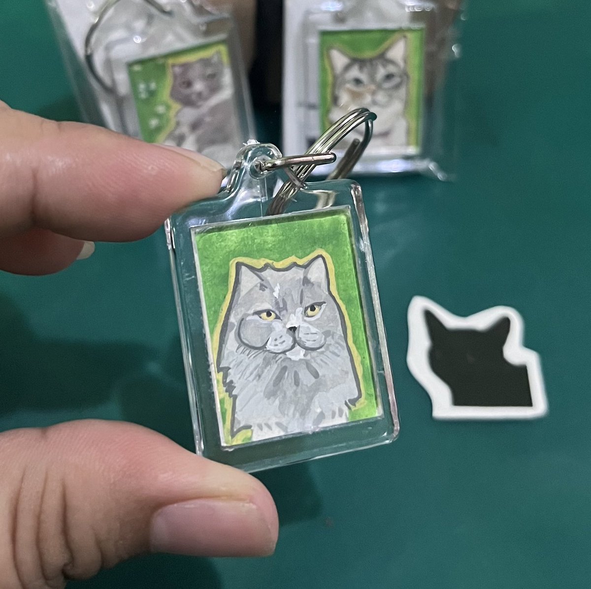 KeluargaAbu's tweet photo. Horeeee~
Gaci Genk Abu dari @clayncats sampeee. Lupa ini pesenan ke berapa, yg pasti lebih dari 3 😂 Soalnya gemes bgt sih, bisa custom jg semirip mungkin, jadi ketagihan pesennya 🥹
Bonus stikernya @dailybaki lucu banget!!!
Makasih yaaa bonusnya 🤍🤍🤍 https://t.co/N9KpcCtd44