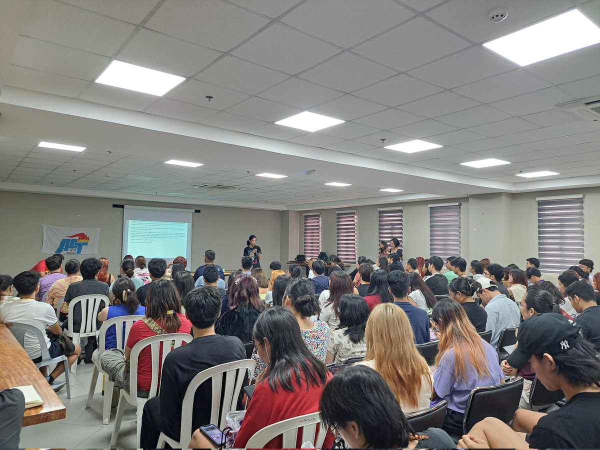 CONTEND_UP's tweet photo. LOOK: Hundreds of faculty and students attend this month's installment of the Prof. Jose Maria Sison Lecture Series on the "Mercenary Tradition in the AFP" and "Social Basis of the Fascist State."
#KaJomaLives
#JMSStudyMovement
#EndFascism
#JustAndLastingPeace https://t.co/Tf0WsqUHsG
