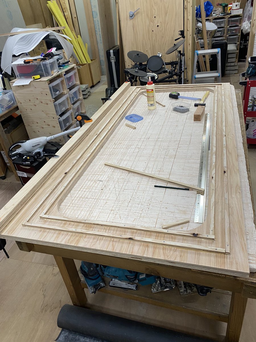 防音室ラボ、ぼくが製作してる時間以外は空いててもったいないから、防音室つくりたい人に使ってもらうのはどうかなと思ってます

あたりまえだけど防音室をつくるための道具と材料は全部ありますんでね

どうですか？？？福岡民よ！！！