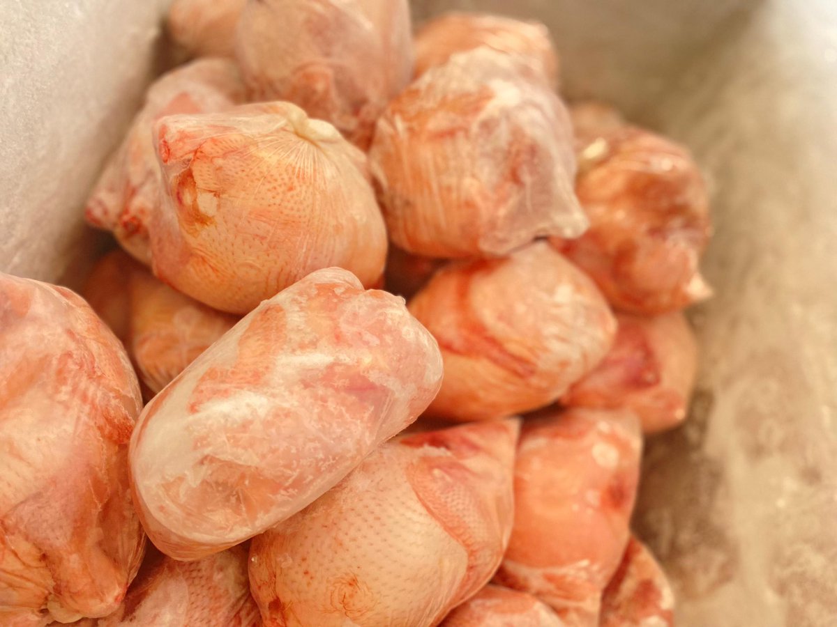 DeinsFarmFresh's tweet photo. Start your weekend in style 😋😋 by ordering some chicken for your next dish 

We are one call away 🤙📱0781126108
📍Kigowa Ntinda https://t.co/eAVzRf4XM3