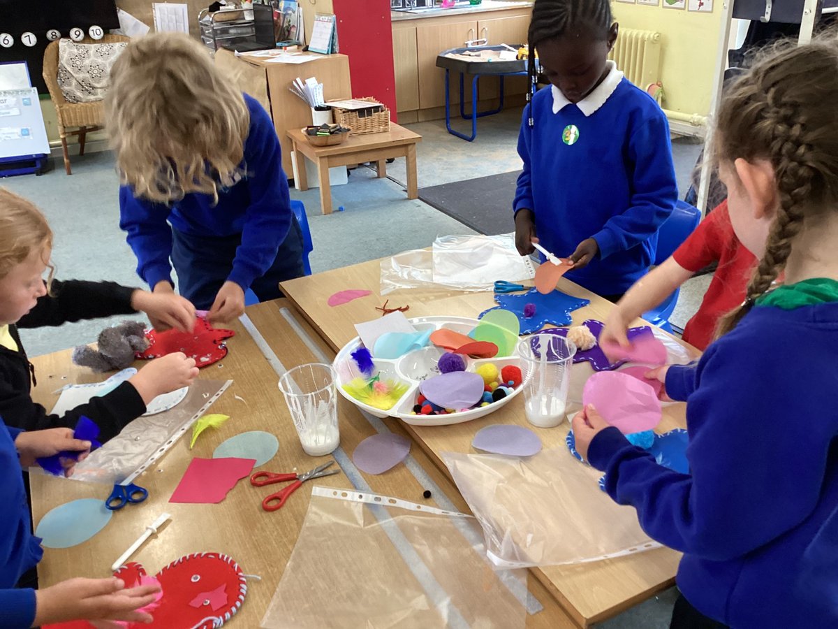 WestcottPrimary's tweet image. Reception have loved showing their creative side this week and have fully embraced #createweek by sewing and embellishing their own puppets!