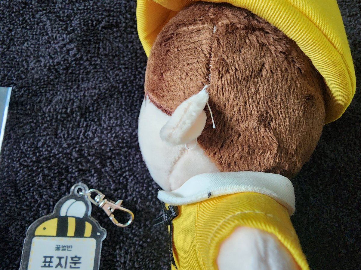 chaeyulha's tweet photo. @b_b_Sarang 초멘 죄송합니다..!
일단 저는 실부분이 다 튀어나오고 얼굴에 자국난채로 왔어요...ㅠㅠ
모자는 분리가 안되고 전체적으로 상태가 좋지않아요..ㅠㅠ https://t.co/U65hn0WoQD