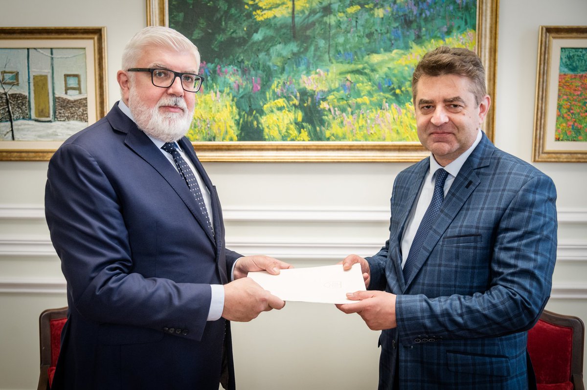 PVizdal's tweet photo. Honoured to present the copy of my Letter of Credence to Deputy Minister of Foreign Affairs of Ukraine @YPerebyinis I will do my best to deepen ties &amp; cooperation &amp; longstanding friendship between 🇸🇰and 🇺🇦 @SlovakiaMFA https://t.co/LarhC4yn44