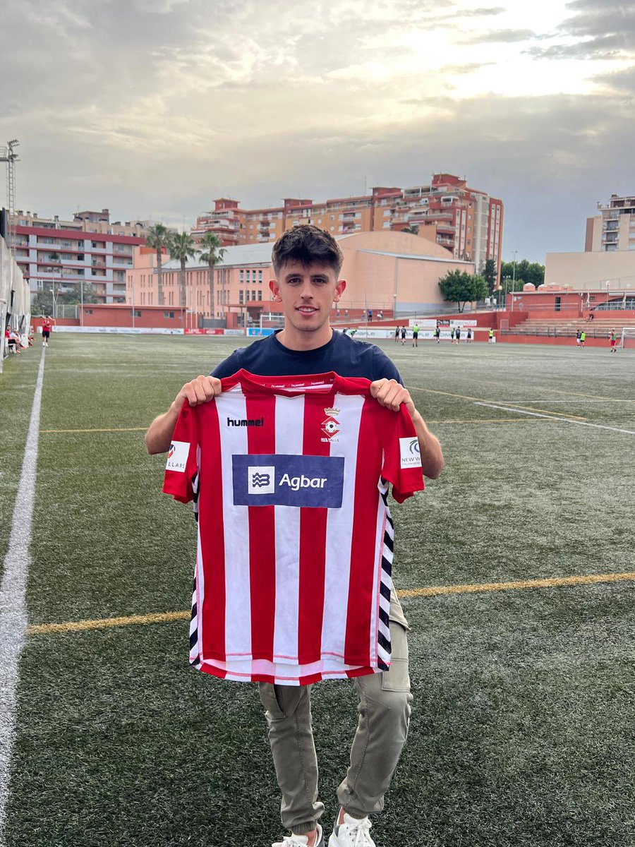 UEValls's tweet photo. 🔴⚪️| RENOVACIONS 
També seguirem comptant amb els serveis de Ramon Nicolau de cara a la temporada 2024-2025 
#LligaElit #FutbolCat #AmuntUEValls https://t.co/sieFejBgER