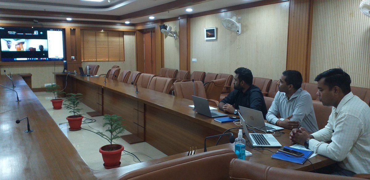 SBM_UP's tweet photo. स्वच्छ सर्वेक्षण 2024 के phase 3 की तैयारियों एवं स्वच्छतम पोर्टल में डेटा update के सम्बंध में अपर निदेशक महोदया की अध्यक्षता में ऑनलाइन कार्यशाला एवं समीक्षा आज का आयोजन  स्वच्छ भारत मिशन (नगरीय) निदेशालय द्वारा किया गया।

#sbmup #SwachhUP @SwachhBharatGov 
@NagarVikas_UP https://t.co/pGKDENBUme