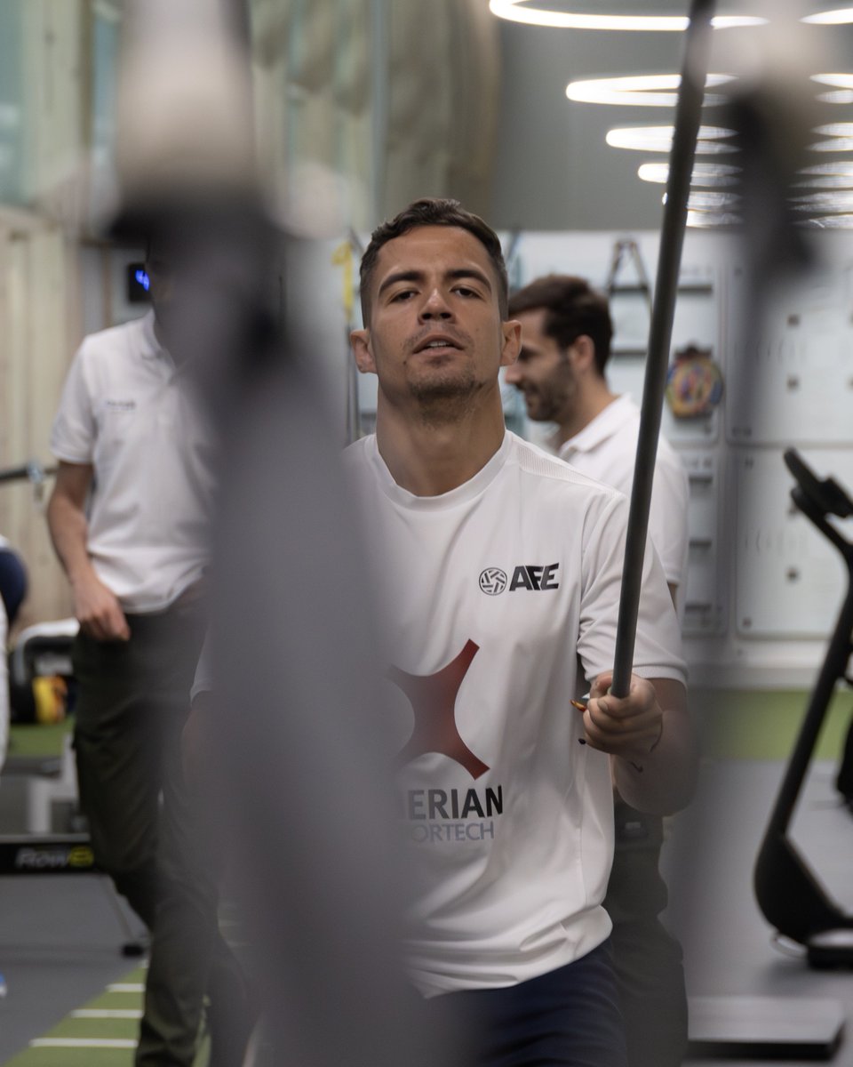 🚀⚽️ #AFESalud | Una semana más del programa de rehabilitación intensiva ‘Hi-Tech’ de #AFEFútbol. Seguimos ayudando a los y las futbolistas en el proceso de recuperación de sus lesiones.

🤜🏻🤛🏻 <a href="/VegaraJavi685/">Javier López Vegara</a>, <a href="/MaCastOrtega/">Manu Castillo</a>, <a href="/rodrimolpe21/">Rodri Molpe</a>, <a href="/ChristianLasus8/">christian lasús</a> y <a href="/mikyfemenias_/">Miky Femenias</a>. 

🏥