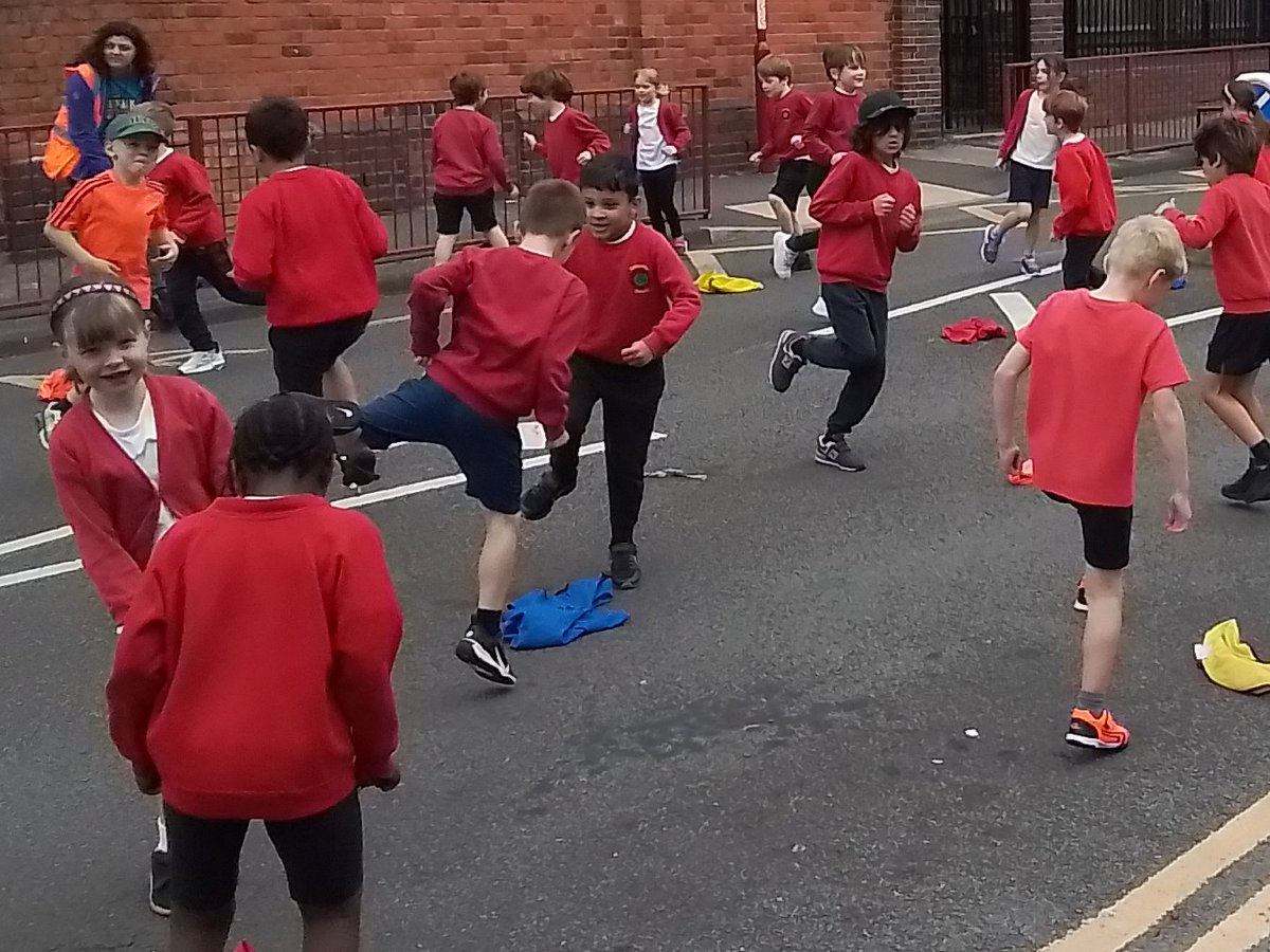 Yesterday we had a trial for our planned Car Free School Street. The children had an assembly with Sustrans and a PE lesson on Breedon Road, to demonstrate how safe the street can be without cars driving up them.
<a href="/SustransWMids/">Sustrans West Midlands</a>