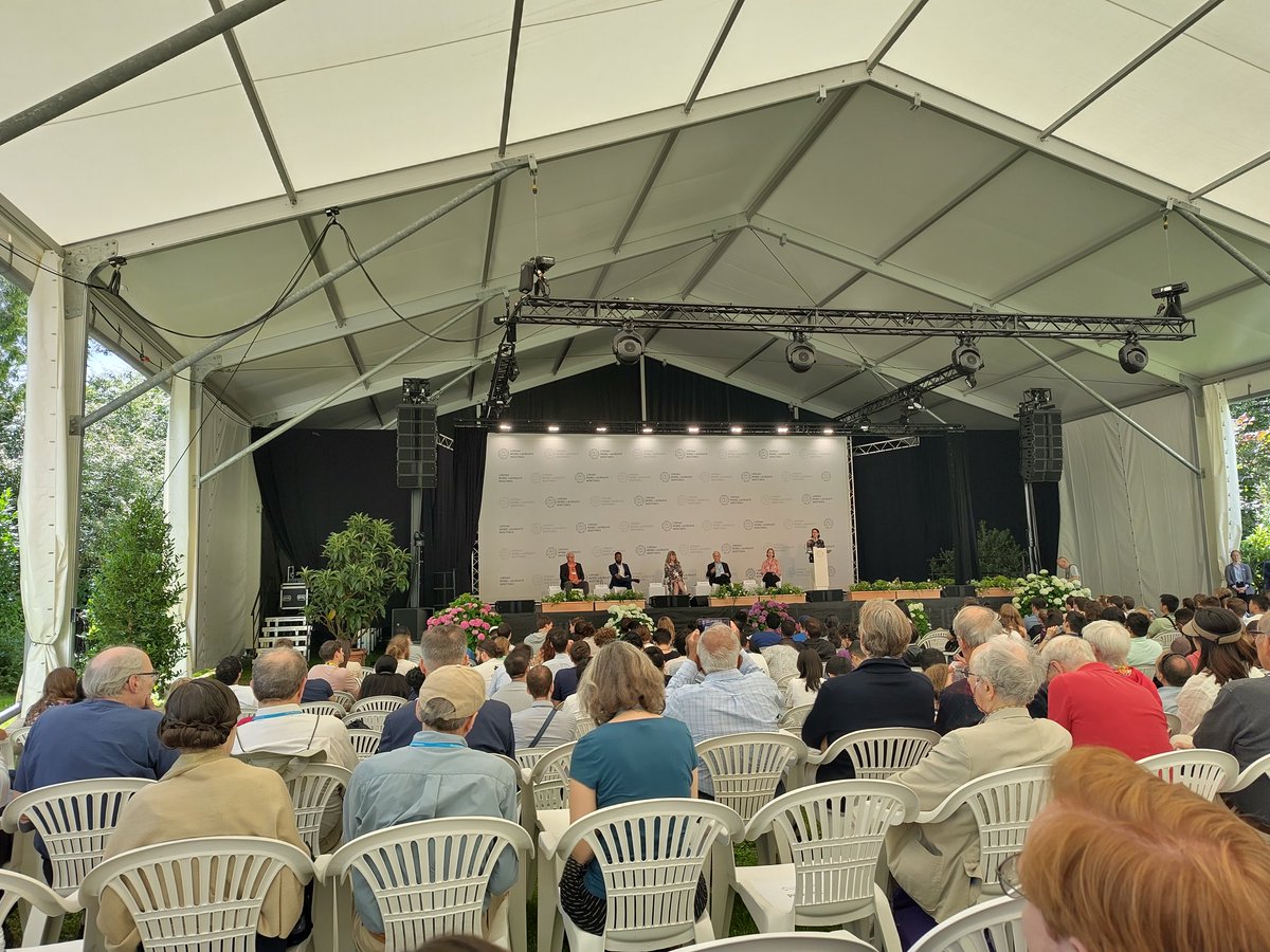 pks_40's tweet photo. Panel discussion on Mainau Island
#LINO24 #Lindau https://t.co/Chr6oSPQsO