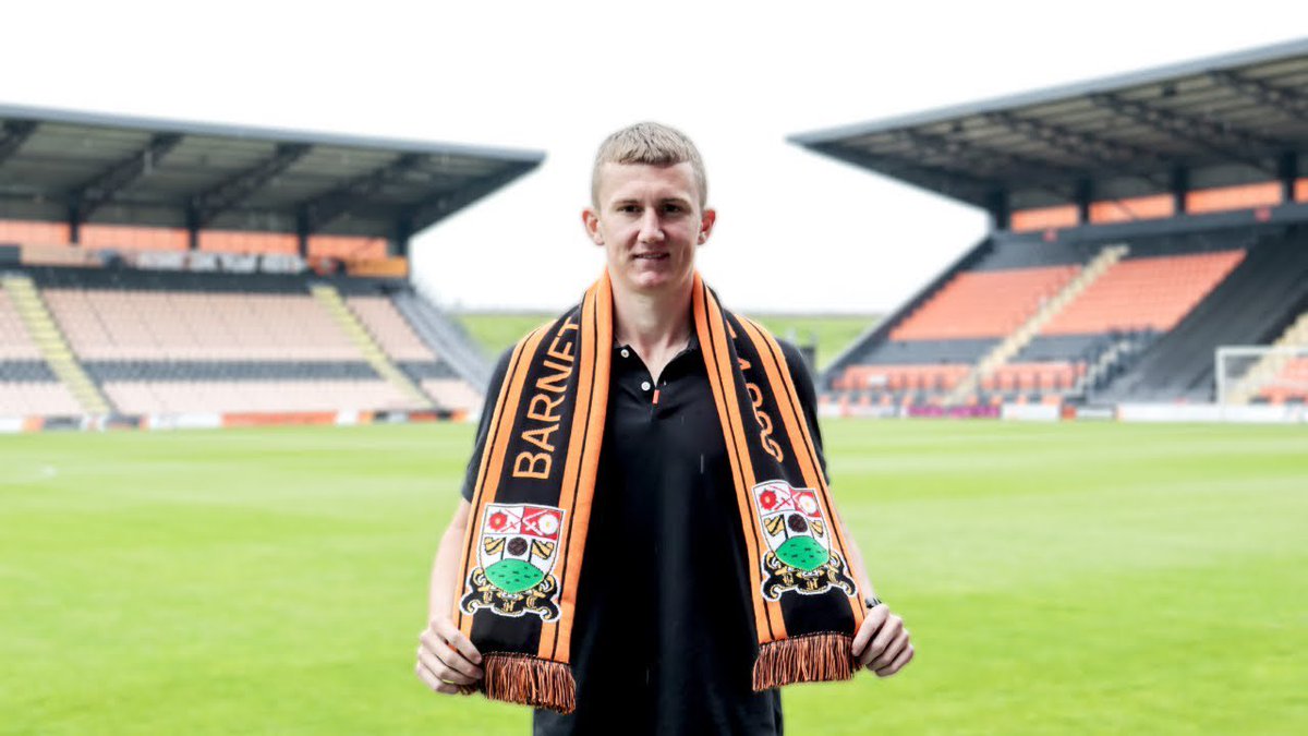 tomhwilliams23's tweet photo. Who is the latest National League star, who doesn’t have a weak foot?! 🌟

Barnet have made a lot of signings this summer, but Finley Wilkinson has the potential to be the most exciting 🐝

Here we take a look at why I believe he has the tools to make a real impact

[THREAD] 🧵 https://t.co/7C2X8DzClC