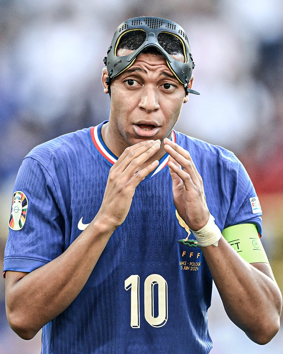 Football Hub tweet media