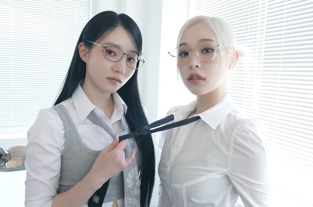 New era, new gahbo 😳🤭✨

#수아 #가현 ♡ #Dreamcatcher