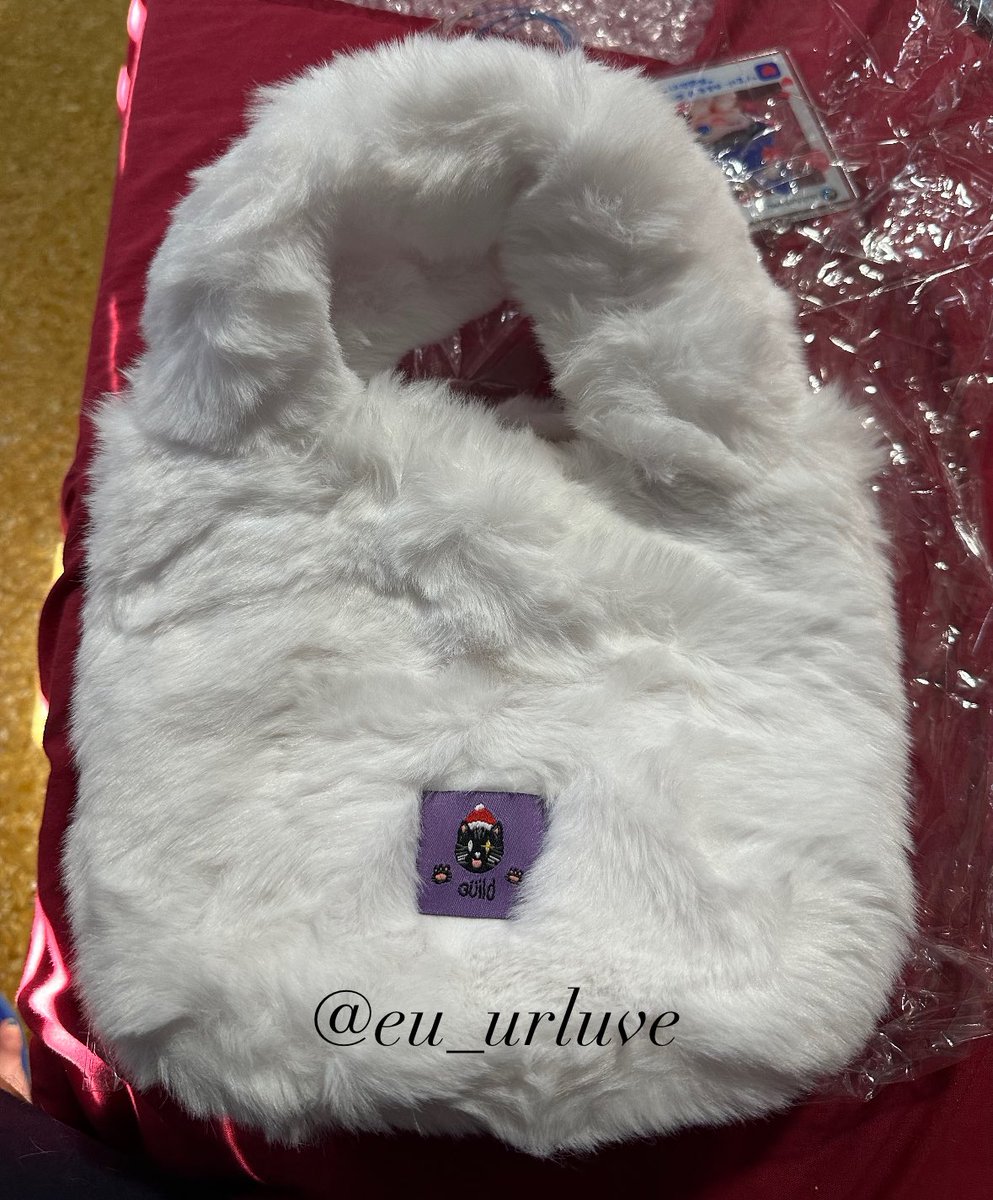 eu_urluve's tweet photo. WTS Build #BuildJakapan

-Fuchi bag 20€
-Red fanmade pin and standee set 8€ 
-blue set fanmade pins and standee set 12€
-Trendroom behind the scenes cd 5€
-griptok 5€

Based in Italy, can ship worldwide, can use vinted!

#Beyourluve please retweet 💙 https://t.co/sR9MxEv0f6
