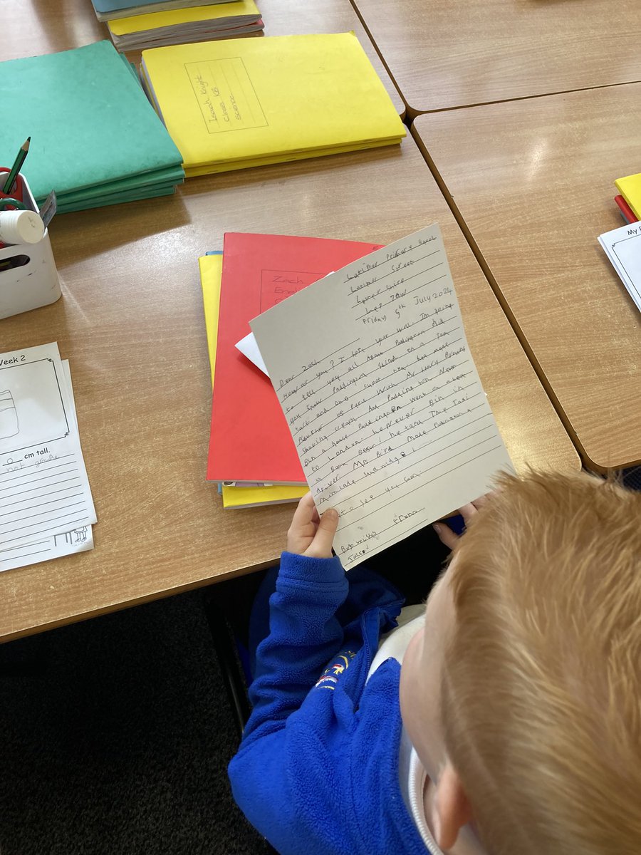 latimerprimary's tweet image. #ClassKB have loved receiving a letter all about Paddington’s adventures from their friend in class. Such happy faces reading their letters. #LatimerLOVESreading
#LatimerEnglish