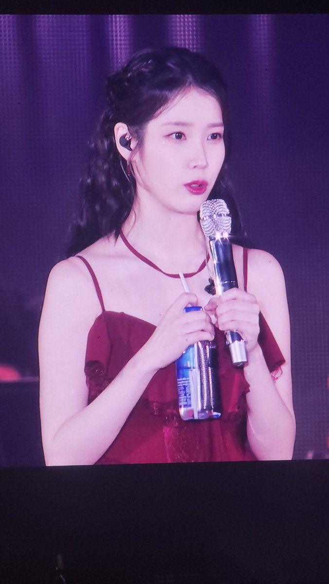 GalaxyGG228's tweet photo. #IU #아이유 #HEREH 
#HEREH_WORLD_TOUR_IN_BKK
#iu_world_tour #iuworldtour https://t.co/qHxE4pIl5o