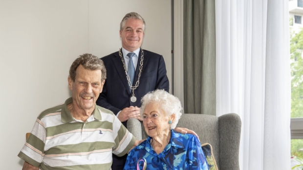 Echtpaar Woerlee-van den Berg viert briljanten huwelijk bij de Chinees -  diemernieuws.nl/l/339884