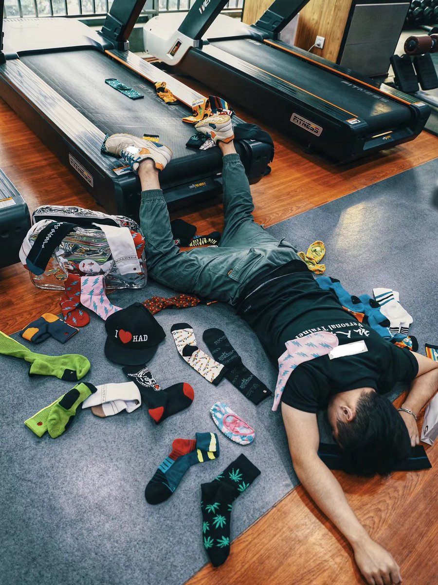 HainingHadSocks's tweet image. ✨ Our extensive range of socks is designed to meet all your needs, whether you’re hitting the gym, lounging at home, or stepping out in style. （Picture just for fun)
🧦#Versatile #lifeStyle #BespokeSocks  #PersonalizedFashion #BespokeFashion  #PersonalizedStyle #socks #OEM #b2b