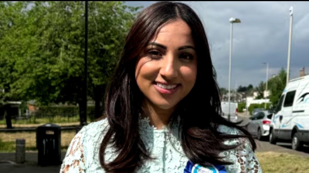 NewsAlgebraIND's tweet photo. BIG BREAKING NEWS 🚨 Hindu candidate Shivani Raja of Conservative Party wins from Leicester East in a shock turn of events.

This is the first time in 37 years that a non-Labour candidate has won here ⚡

She calls herself unapologetic Hindu. Zuffar Haq of the Liberal Democrats got only 6,329 votes against her.