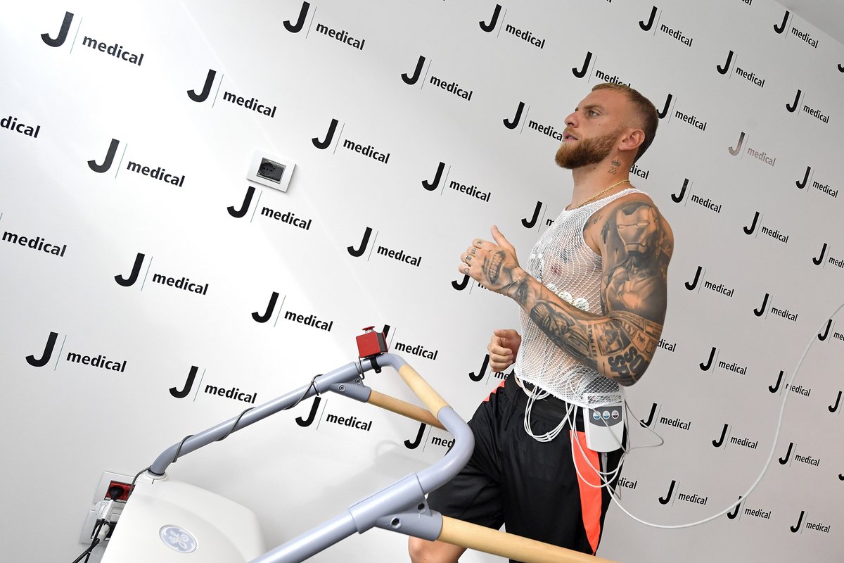 JuventusFC tweet media