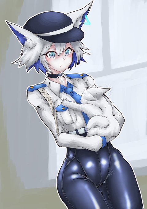 今日の日課は警備服狐子さんです 