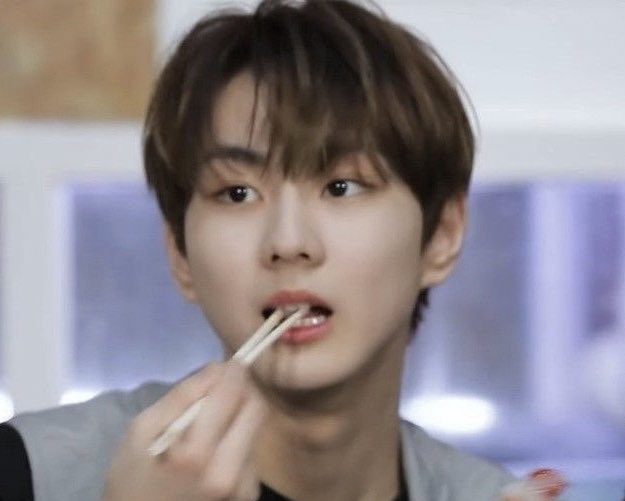 뿌 tweet media