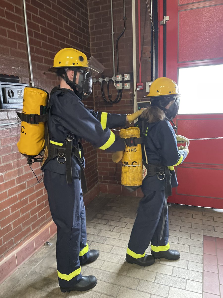 NCooper1880258's tweet image. All new experiences over the year. If you want to challenge yourself, we are recruiting for all units. Wythenshawe, Bury, Eccles and Bolton. Email for info
futureheroes@manchesterfire.gov.uk. Be part of something unique. @manchesterfire
