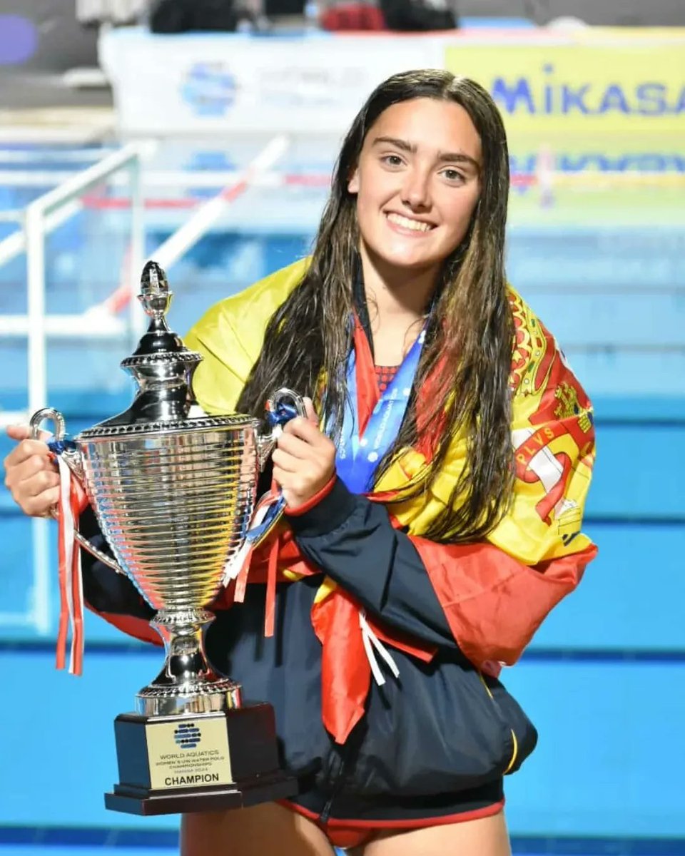 pacosimon1's tweet photo. #Alcorcón 🤽‍♀️🏆Daniela Pajares, del @Ciudad_Alcorcon, se proclama campeona del mundo con la selección sub-16 de waterpolo y se reafirma como una de las grandes promesas de este deporte a nivel nacional
👇
https://t.co/kfhnZaJ7IN https://t.co/5WCzKY5HCL