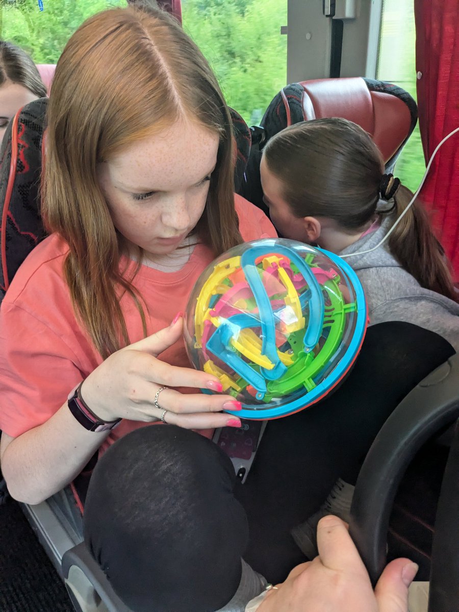 A very focused bus journey for the last day with the world's most infuriating puzzle. No one has gotten higher than 18 this whole week. Let's see if anyone can beat that today. #OldmacharActivitiesWeek2024