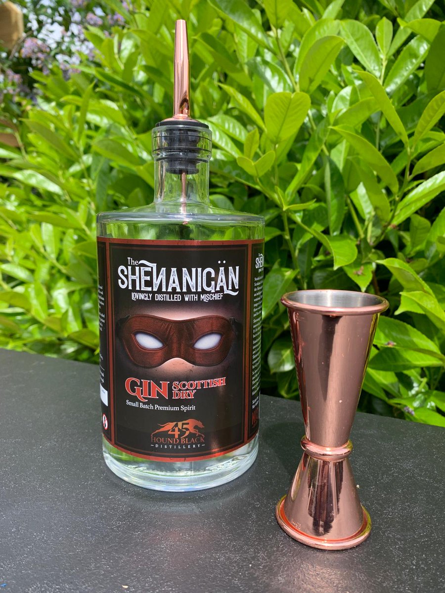 Introducing.....
SHENANIGAN RED
SCOTTISH DRY GIN​
A ROBUST AND FLAVOURSOME JUNIPER-FORWARD SPIRIT WITH SPICY UNDERTONES OF CITRUS, GINGER, CINNAMON, AND CARDAMOM.
A DARING TOP SHELF COMPANION GIN.
REVELLER STRENGTH
70CL / 40% ABV