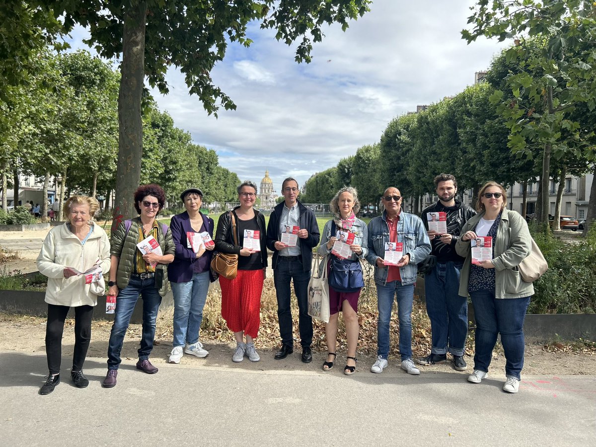 CelineMalaise's tweet photo. Un grand merci au sénateur @RemiFeraud et à la sénatrice @cbrossel pour leur venue et leur soutien

Départ depuis la @mairie15 pour une déambulation dans la #circo7512 https://t.co/lp5ojJdSjH