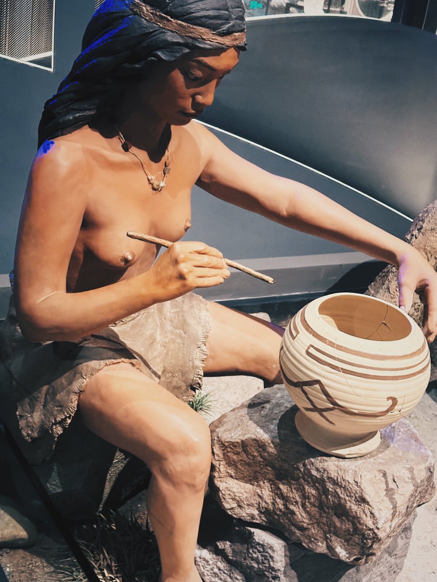 一萬年前
新石器時代古人類
女性從事陶藝製作
男性從事狩獵 https://t.co/imomd9wxsz